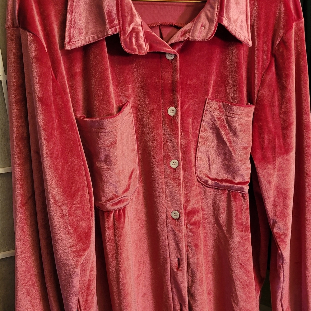 Pink velvet or velour button front shirt with pockets, XL / size 14